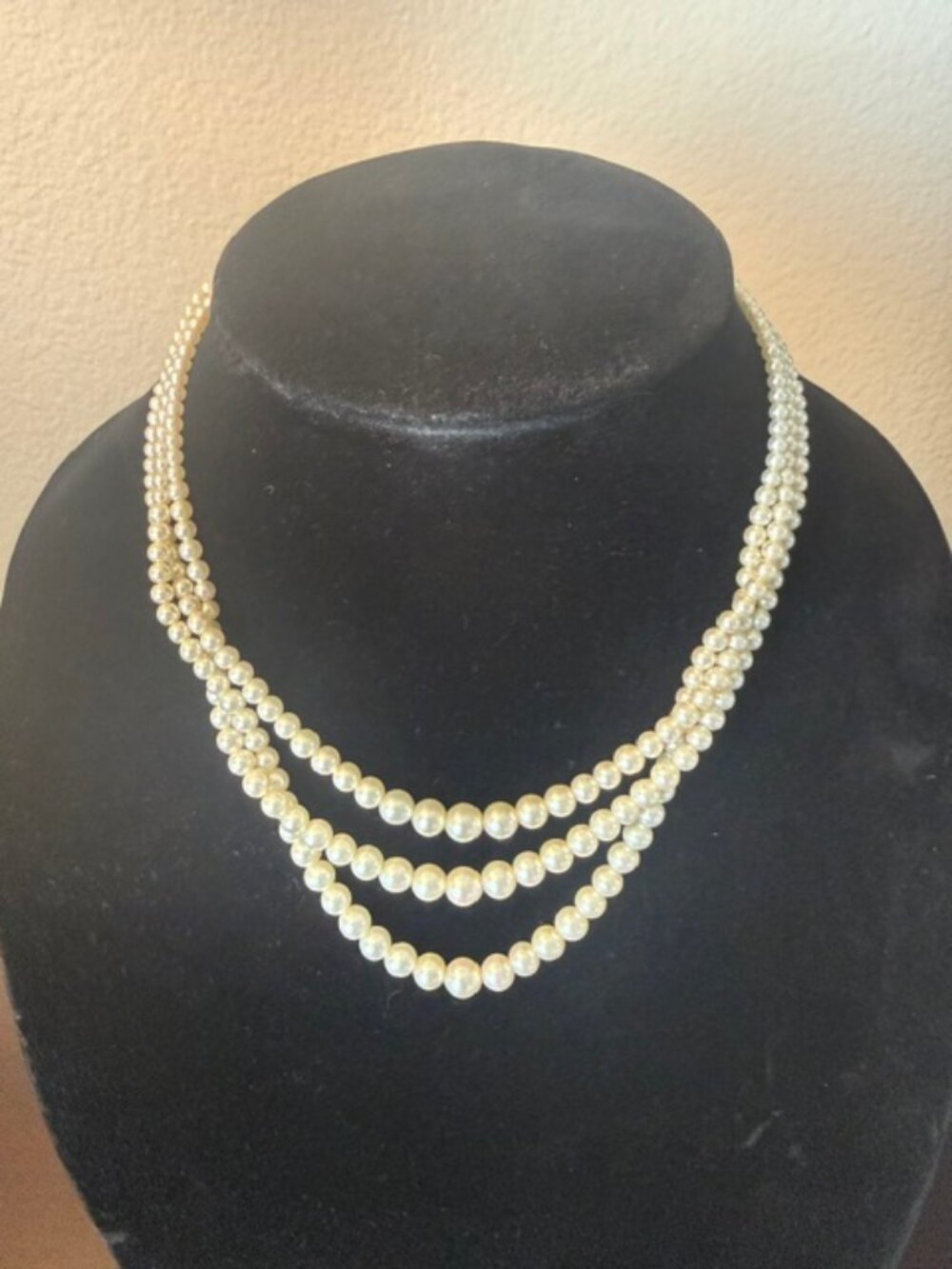 Vintage Pearl Triple Strand Choker 10k